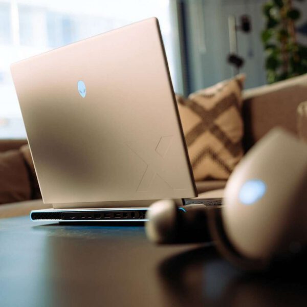 Alienware X15-R2